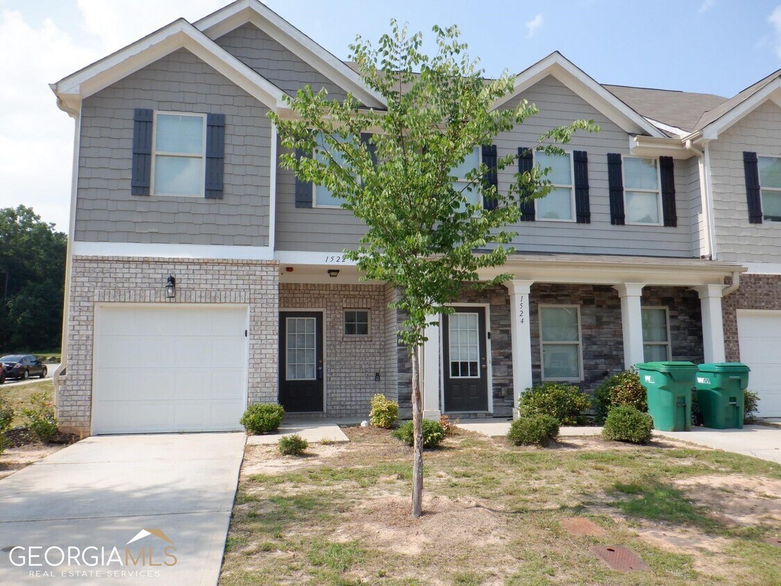 1522 Iris Walk, Jonesboro, GA 30238 Townhome Rentals in Jonesboro GA