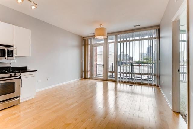 Building Photo - 2666 N Halsted St