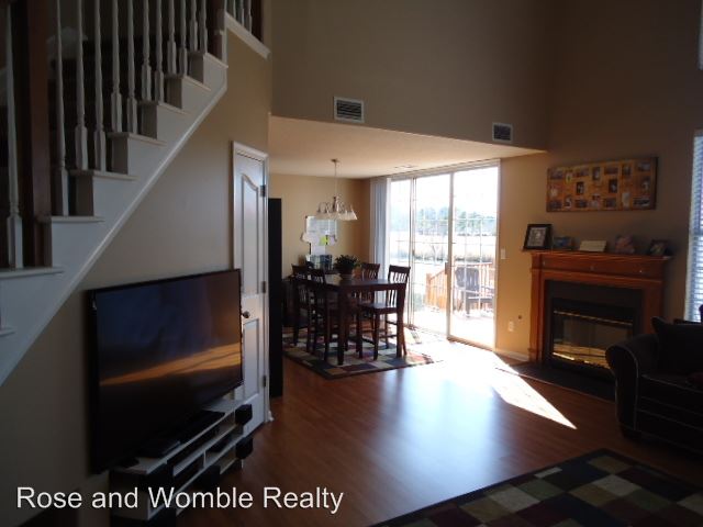 Building Photo - 727 Whisper Walk