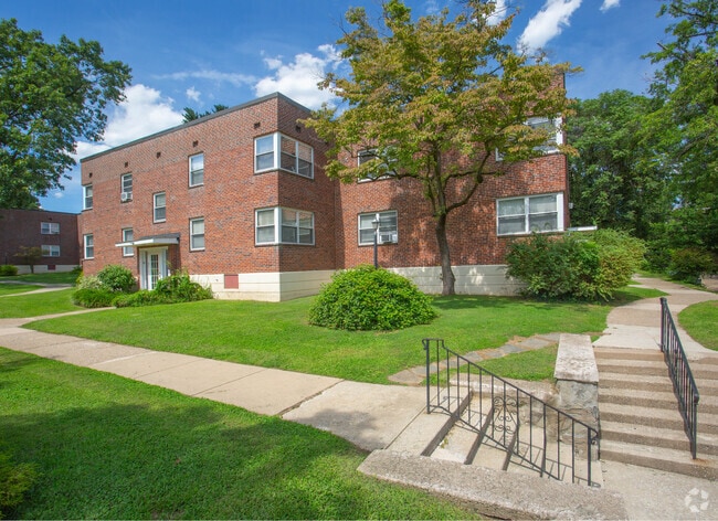 Building Photo - Greene Tree Apartments