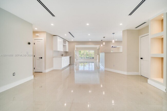 Building Photo - 15730 SW 87th Ct