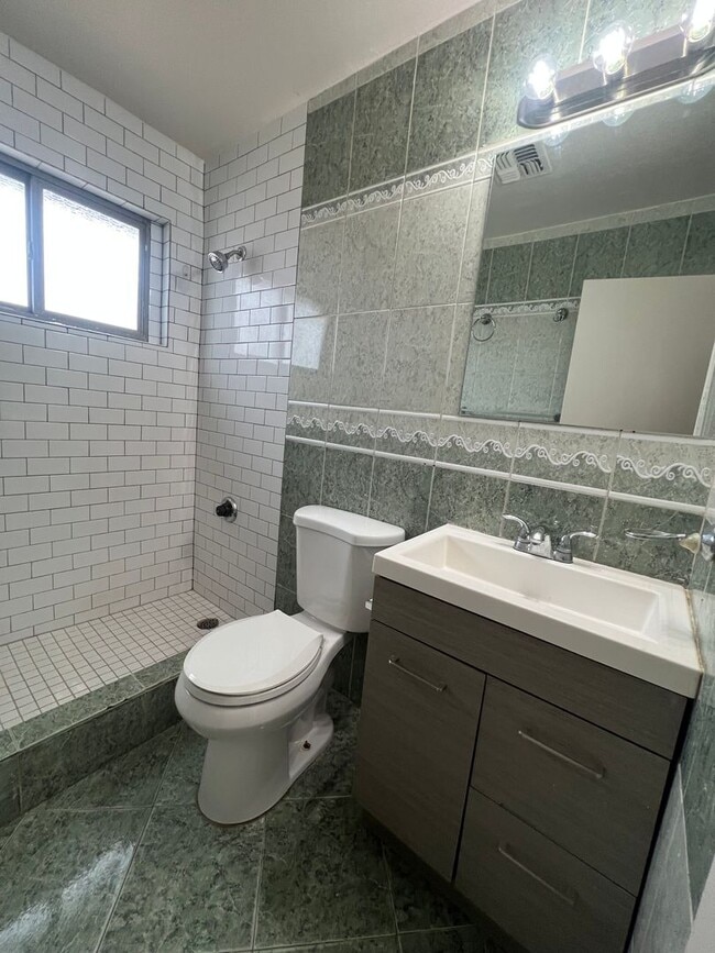 Foto del edificio - 2233 E Wood St