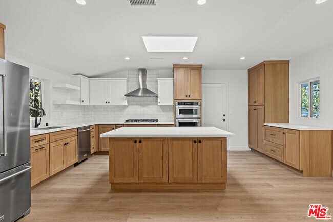 Foto del edificio - 3647 Grand View Blvd