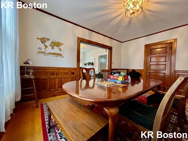 Foto del edificio - Allston 6 Bed - In Unit Laundry
