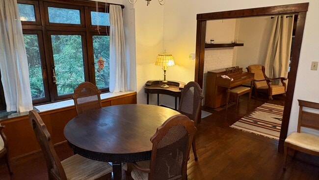 Comedor - 307 Parklyn St