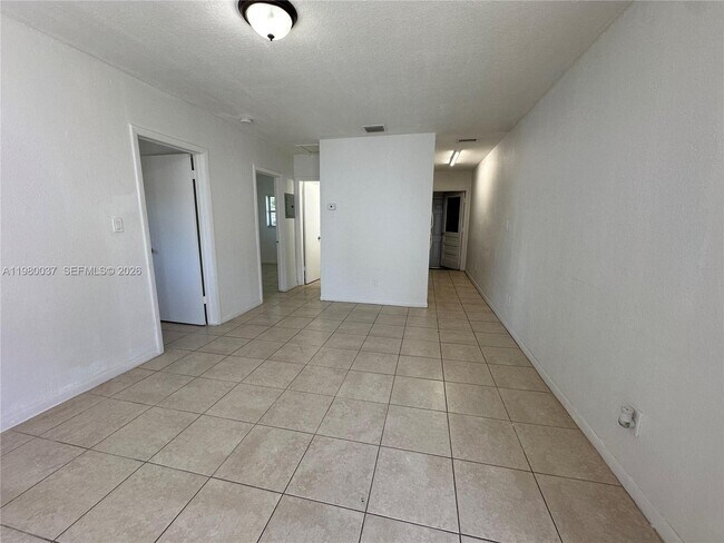 Foto del edificio - 148 NW 14th Way