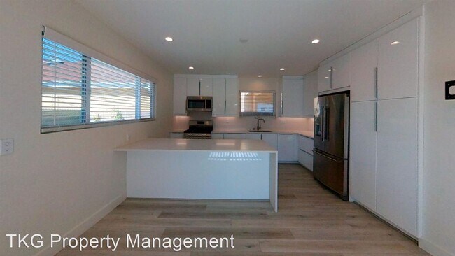 Building Photo - 6 br, 4 bath House - 392 N Citrus Street
