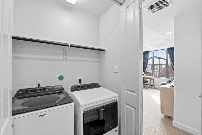 Foto del edificio - 904 W 18th St