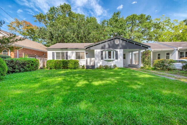 Photo - West Ashley Home in Pinecrest Gardens!