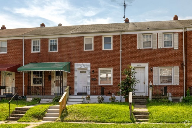 Building Photo - 2226 Redthorn Rd