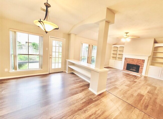 Foto del edificio - 4318 Laurel Creek Ct