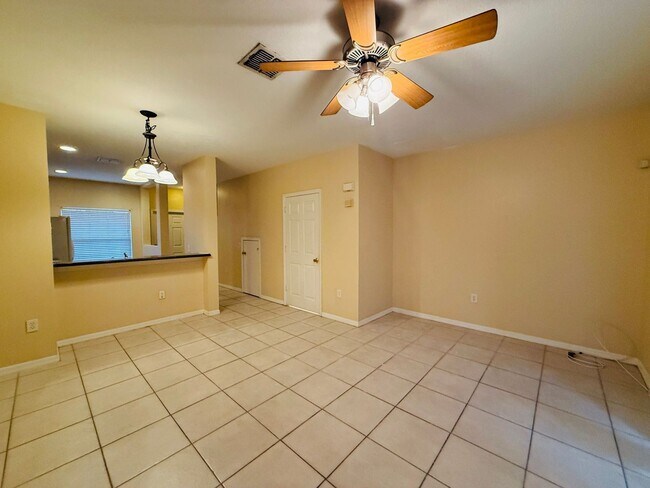 Foto del edificio - Beautiful 2 Bedroom, 2.5 Bath Townhome for Rent in The Hammocks!