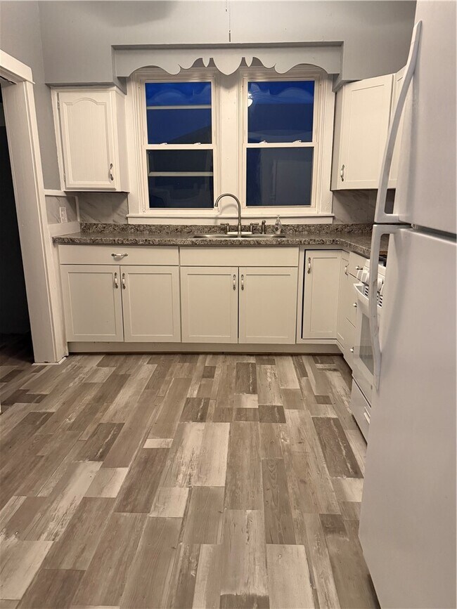 Foto del edificio - 247 Princeton Ave