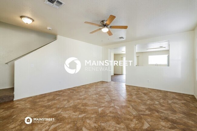 Building Photo - 3 Bedroom Pet-Friendly Home in TUCSON, AZ with Main Street Renewal