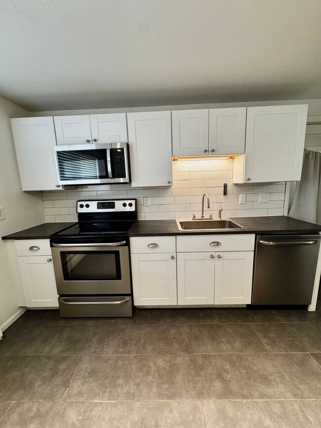 Photo - 14460 - 14470 1/2 W 8th Ave. Apartment
