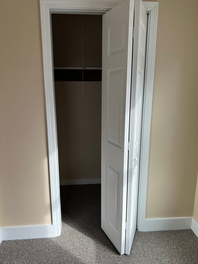 Building Photo - 35 Merchants Ave