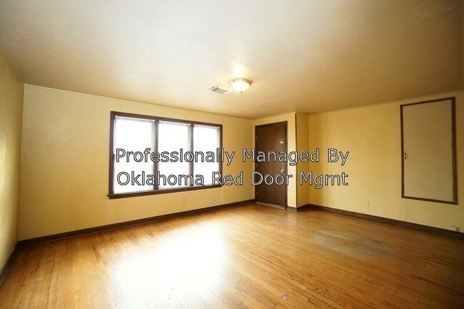 Building Photo - 2415 N Harvey Ave