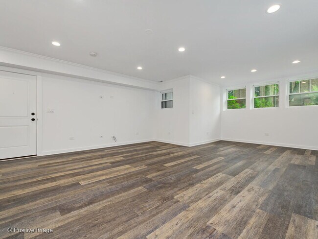 Foto del edificio - 7314 N Claremont Ave