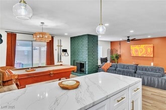 Building Photo - 425 Golden Valley Dr