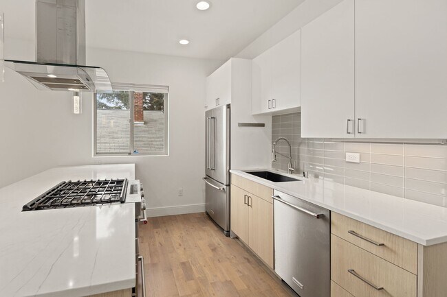 Foto del edificio - Stunning West Queen Anne Retreat with Iconic Puget Sound Views