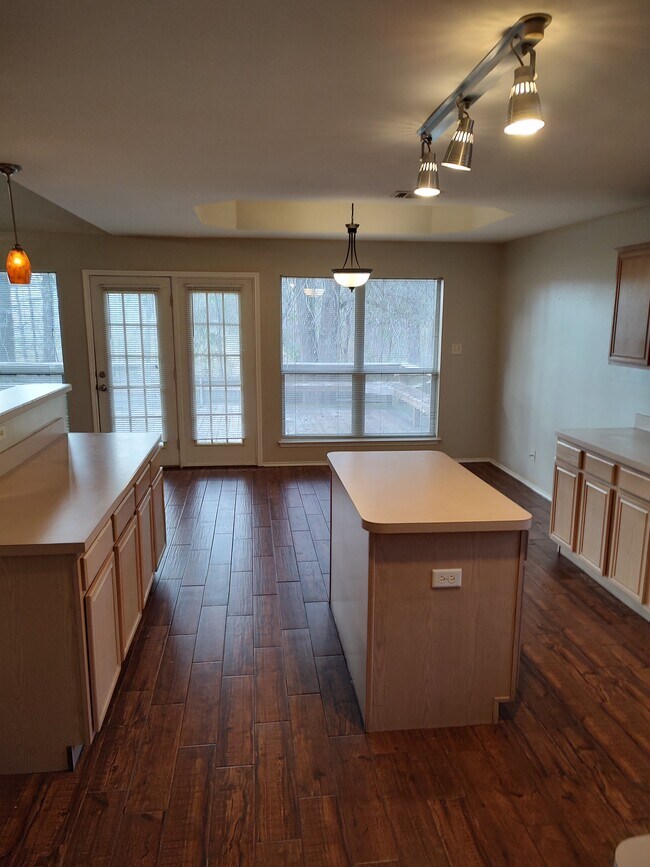 Building Photo - 281 Frederick Cir
