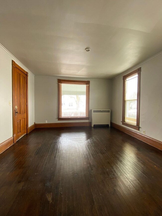 Foto del edificio - 410 E Madison St