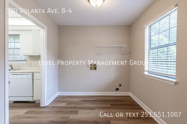 Building Photo - 320 Volanta Ave