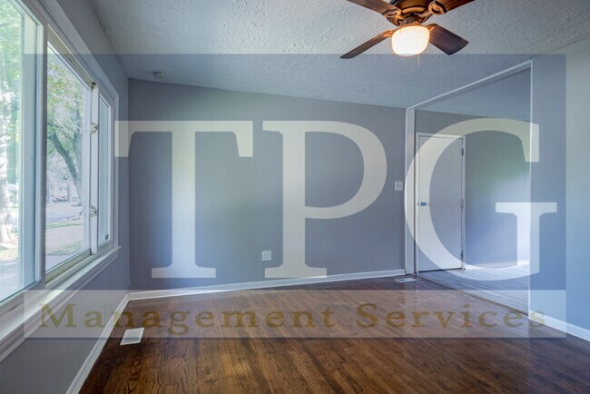 Building Photo - Renovated Home in Grandview, MO with Close...