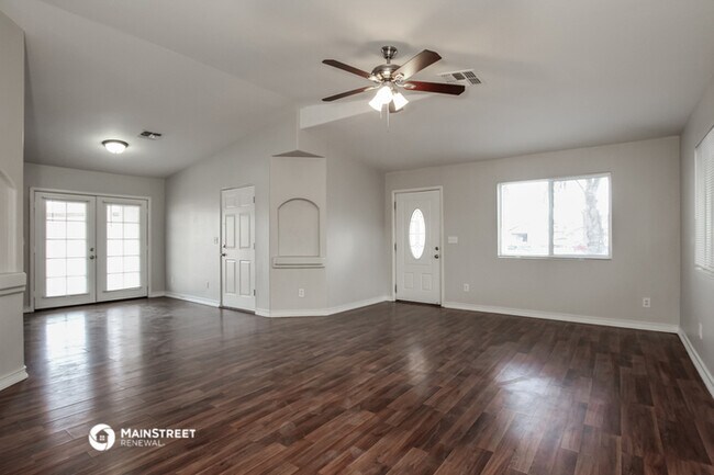 Foto del edificio - 4213 E Market St
