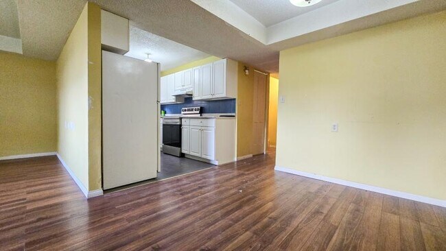 Photo du bâtiment - 3.0 bedroom in Calgary Alberta T2A 6P9
