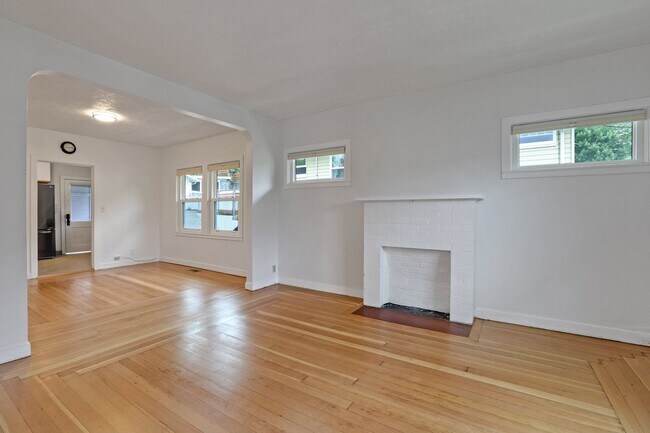 Foto del edificio - 303 NE 45th Ave