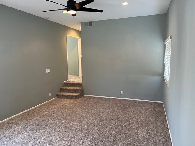 Master Bedroom - 208 Walnut St