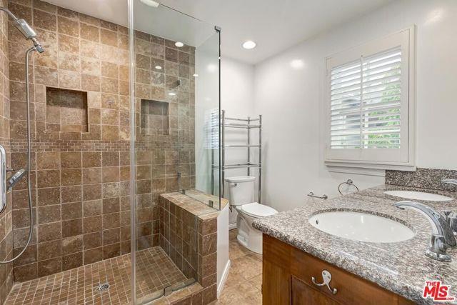 Foto del edificio - 208 S El Camino Dr