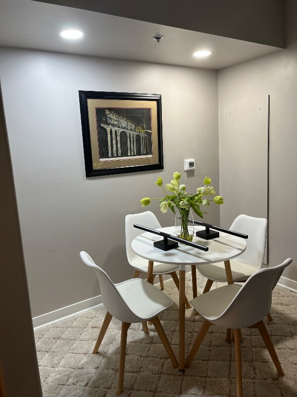 Foto del edificio - 425 W Beech St