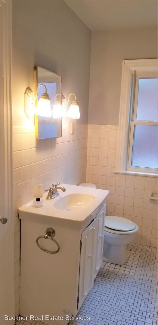 Building Photo - 3 br, 1.5 bath House - 138 Brown Avenue