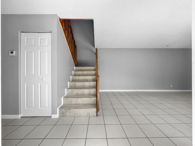 Foto del edificio - 166 Lake Arbor Dr