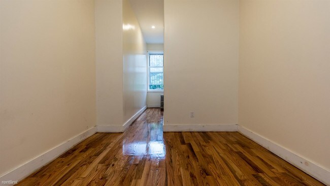 Building Photo - 3 br, 1 bath Apartment - 88 George St Unit 1H