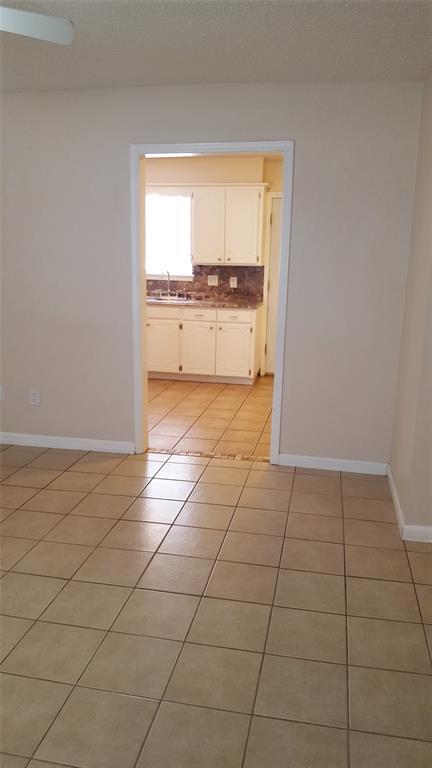 Foto del edificio - 831 Russell Cir