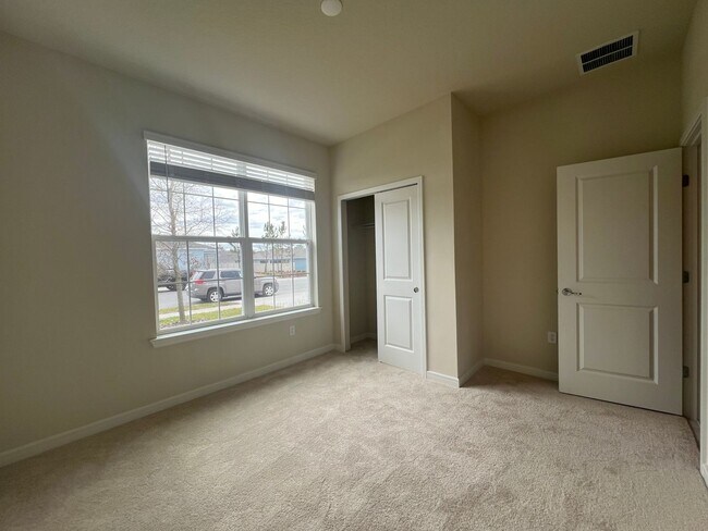 Foto del edificio - BRAND NEW CONSTRUCTION 4-Bedroom, 2-Bathroom Canopy Terrace Home AVAILIABLE FEBRUARY!!