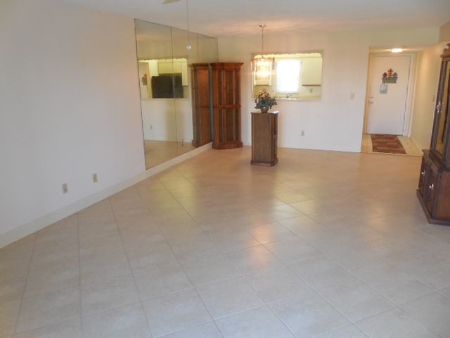 Foto del edificio - 7405 Bay Island Dr S