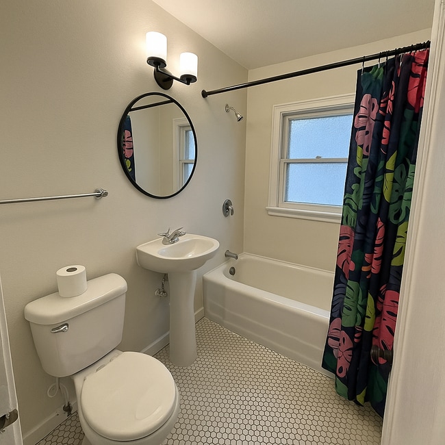 Bathroom - 3470 N Newhall St