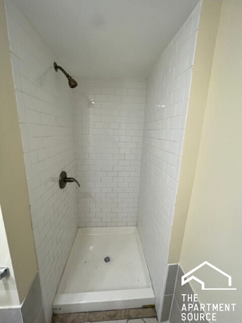 Building Photo - 2300 S Ridgeway Ave