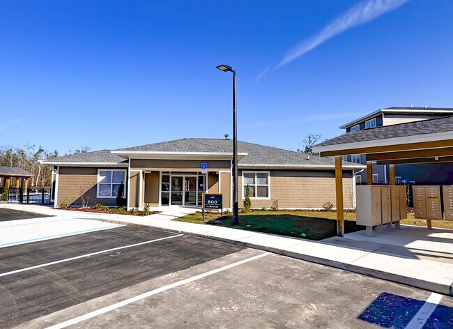 Casa club - The Grove at Perry