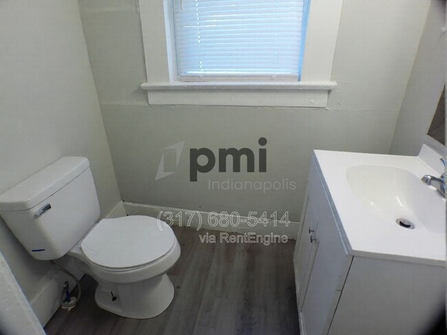 Building Photo - 3504 N Kenwood Ave