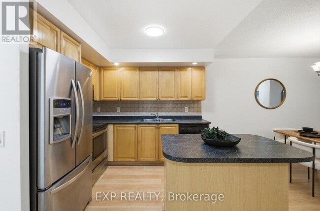 Photo du bâtiment - 5233 Dundas St W