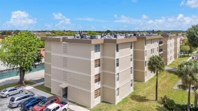Building Photo - 1825 W 56th St