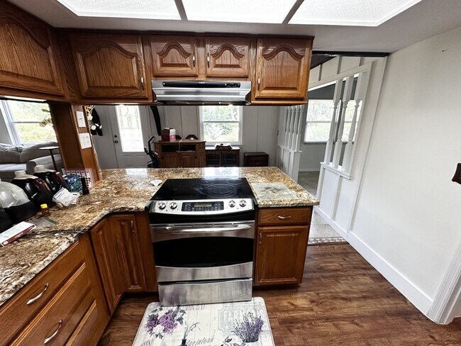 Building Photo - 5020 Cub Lake Dr