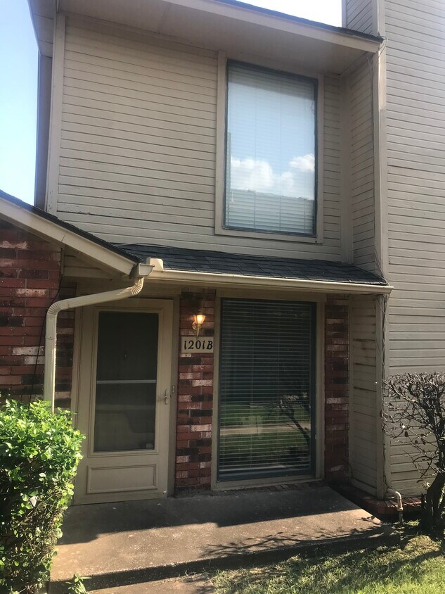 Foto principal - 1201 Sequoyah St