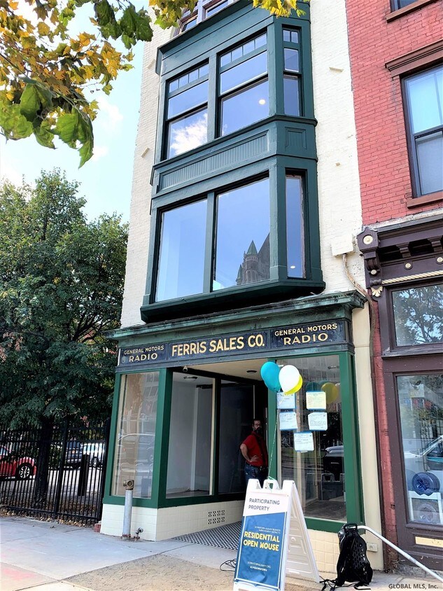 402 Broadway Unit 2, Rensselaer, NY 12144 Apartment for Rent in