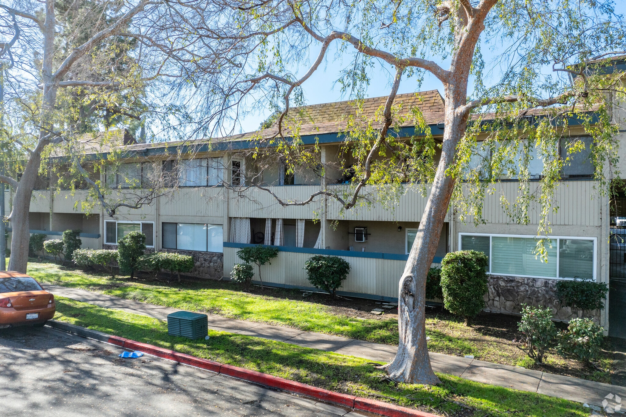 Islandia Condominiums